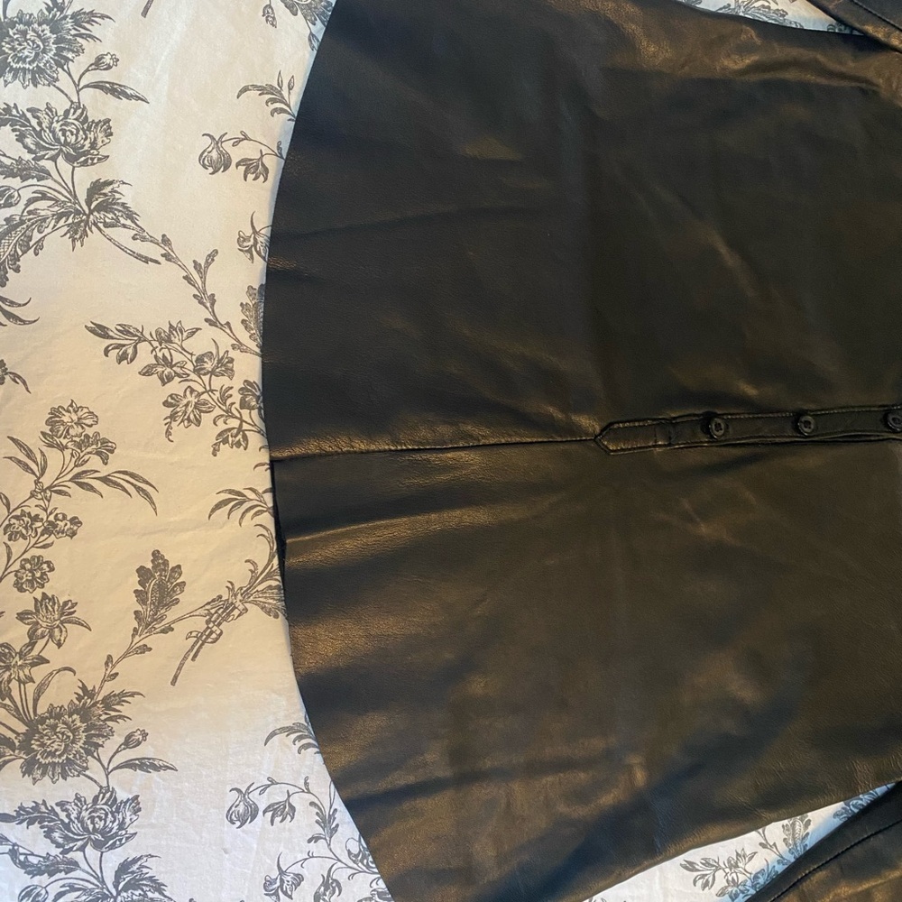Danier NWOT Genuine Leather Black Shirt / Top Blouse Soft Size 2XXSmall - Picture 7 of 8